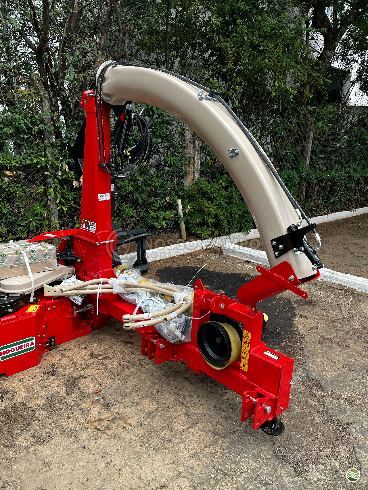 IMPLEMENTOS AGRICOLAS COLHEDORAS COLHEDORA AREA TOTAL Nosso Campo Agriculture - Mahindra - Matriz ARAPOTI PARANÁ PR